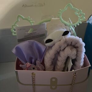 Chic Green and Purple Hair Accessories Collection